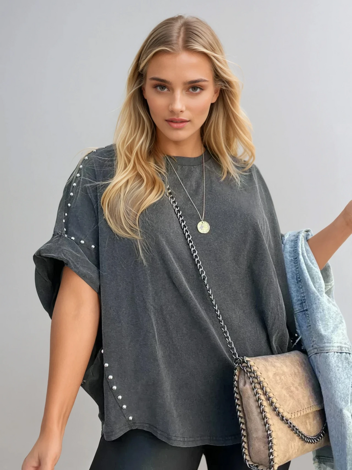Ravena Oversized Studded T-shirt | Relaxte streetwear stijl