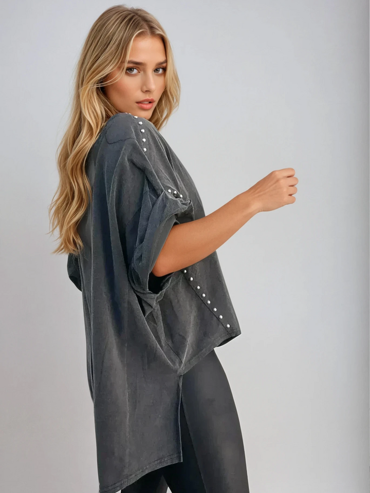 Ravena Oversized Studded T-shirt | Relaxte streetwear stijl
