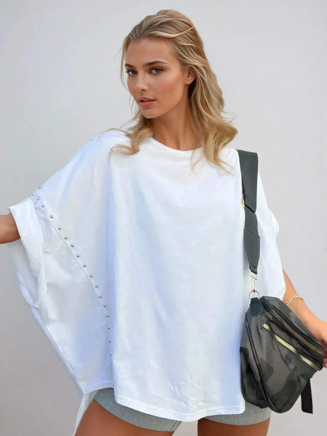 Ravena Oversized Studded T-shirt | Relaxte streetwear stijl